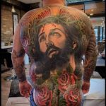 Trans-Jezus co ma biust